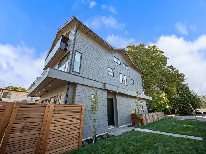 Photo 2 at 2868 Semlin Drive, Grandview Woodland, Vancouver East