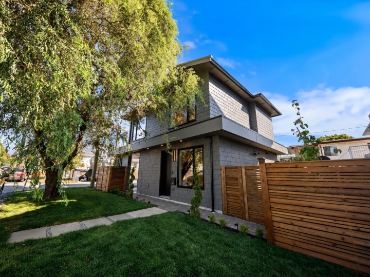 Photo 3 at 2866 Semlin Drive, Grandview Woodland, Vancouver East