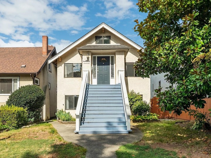 Photo 1 at 295 W 17th Avenue, Cambie, Vancouver West