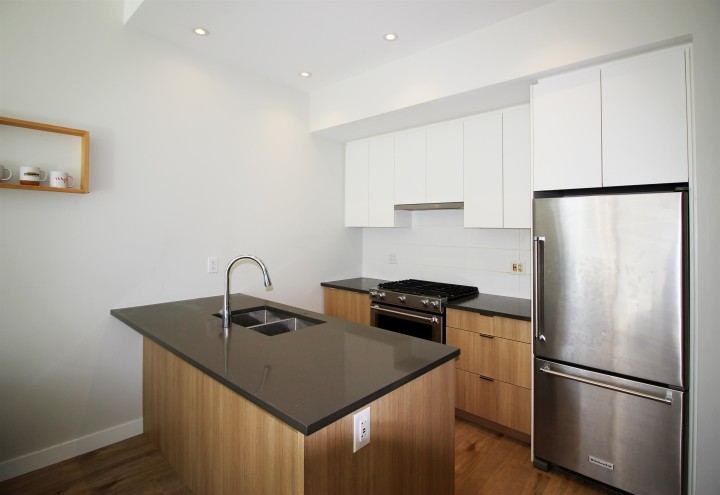 Photo 4 at 522 - 3430 E Kent Avenue South, South Marine, Vancouver East