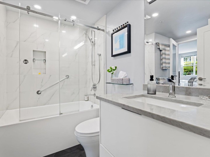Photo 16 at 101 - 685 W 7th Avenue, Fairview VW, Vancouver West