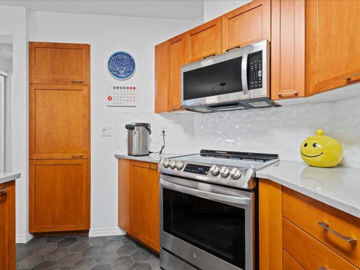 Photo 11 at 101 - 685 W 7th Avenue, Fairview VW, Vancouver West