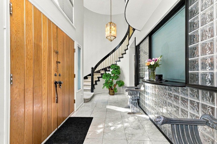 Photo 2 at 1039 W 29th Avenue, Shaughnessy, Vancouver West