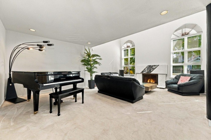 Photo 5 at 1039 W 29th Avenue, Shaughnessy, Vancouver West