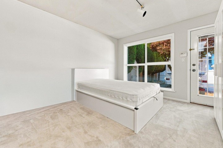 Photo 9 at 1039 W 29th Avenue, Shaughnessy, Vancouver West