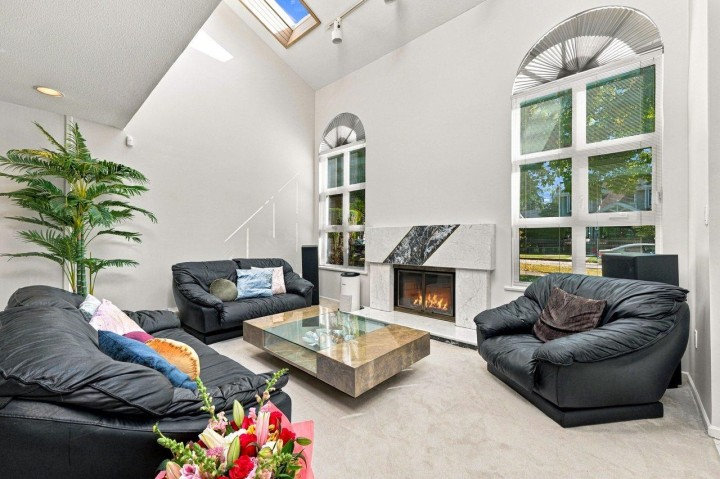 Photo 4 at 1039 W 29th Avenue, Shaughnessy, Vancouver West