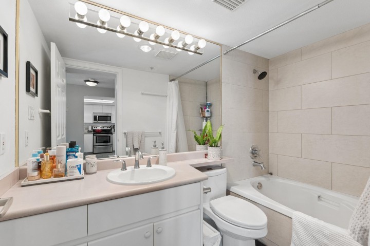 Photo 19 at 1603 - 1128 Quebec Street, Downtown VE, Vancouver East