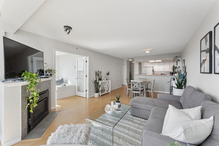 Photo 4 at 1603 - 1128 Quebec Street, Downtown VE, Vancouver East