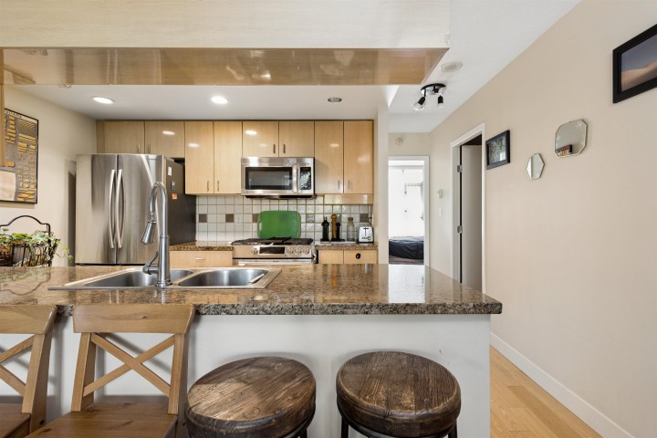 Photo 8 at 2P - 1033 Marinaside Crescent, Yaletown, Vancouver West