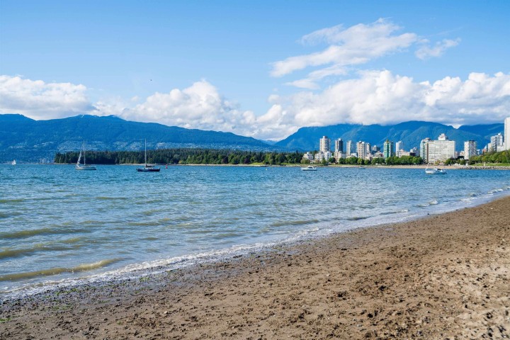 Photo 2 at 2015 Creelman Avenue, Kitsilano, Vancouver West