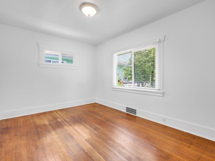Photo 11 at 2087 E 26th Avenue, Victoria VE, Vancouver East