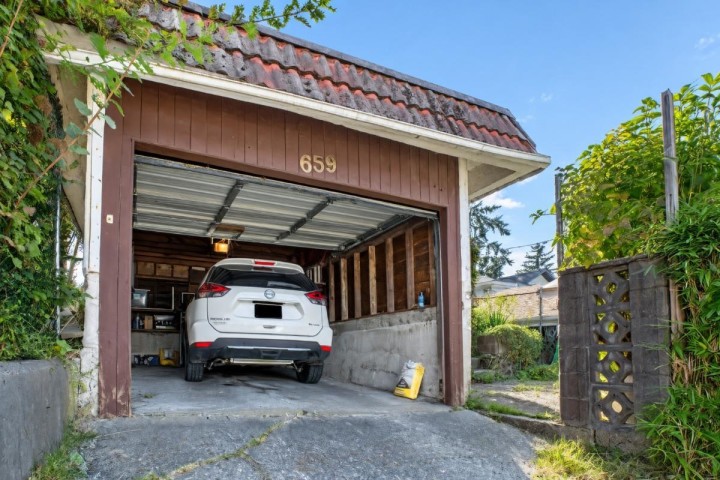 Photo 6 at 659 E 22nd Avenue, Fraser VE, Vancouver East