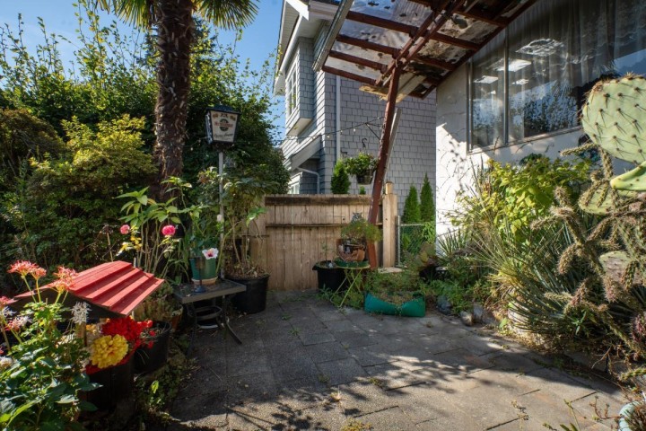 Photo 12 at 659 E 22nd Avenue, Fraser VE, Vancouver East
