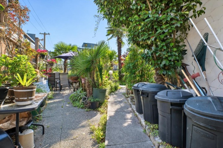 Photo 8 at 659 E 22nd Avenue, Fraser VE, Vancouver East