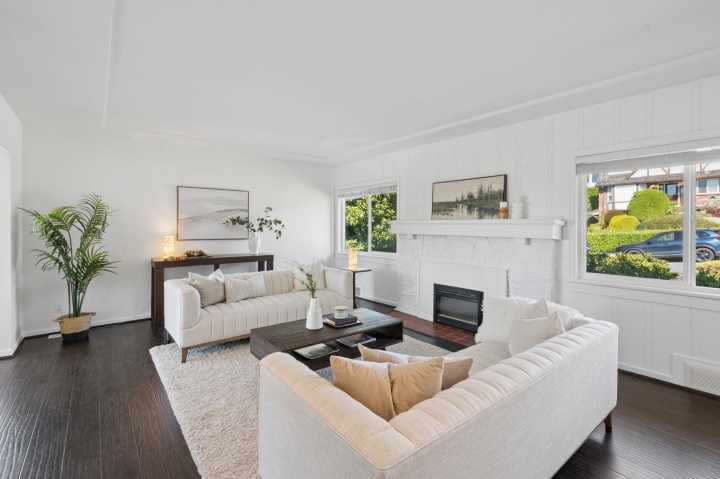 Photo 2 at 2288 Kings Avenue, Dundarave, West Vancouver