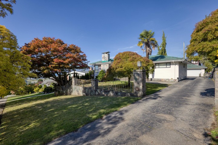 Photo 1 at 3681 Mcgill Street, Hastings Sunrise, Vancouver East