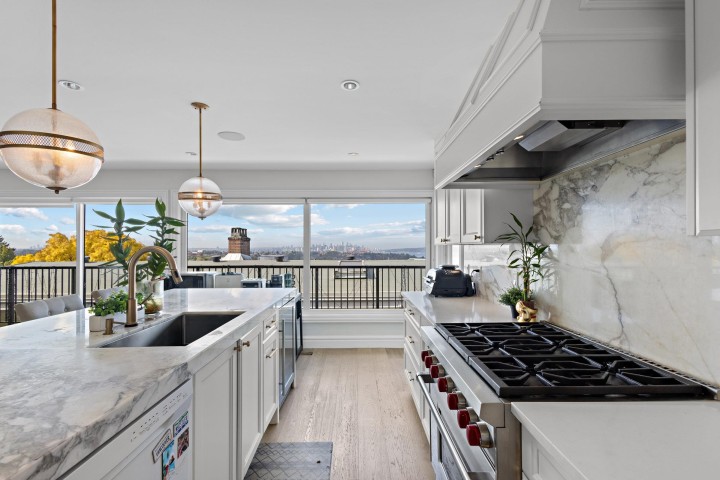 Photo 11 at 3681 Mcgill Street, Hastings Sunrise, Vancouver East