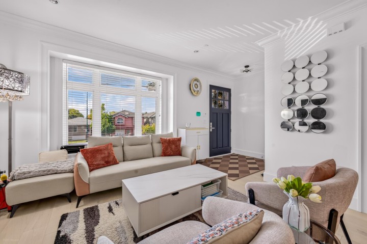 Photo 2 at 5584 Rupert Street, Collingwood VE, Vancouver East