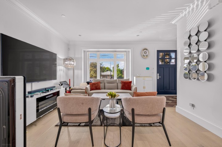 Photo 3 at 5584 Rupert Street, Collingwood VE, Vancouver East