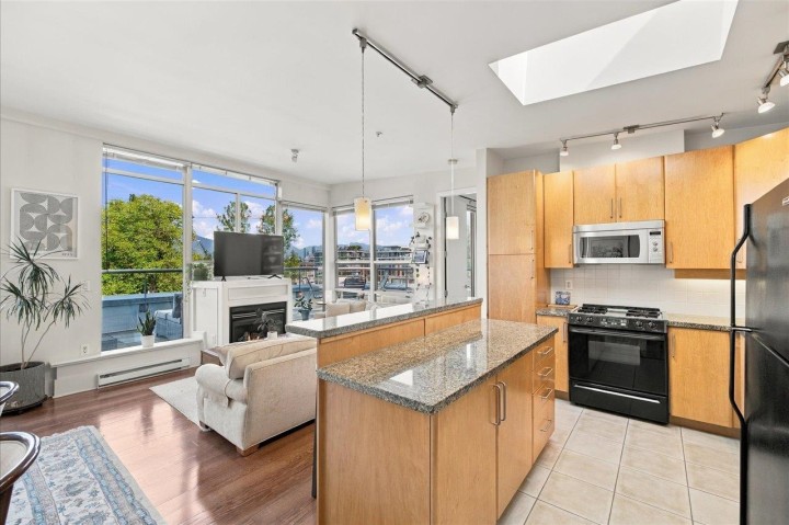 Photo 12 at 707 - 2655 Cranberry Drive, Kitsilano, Vancouver West