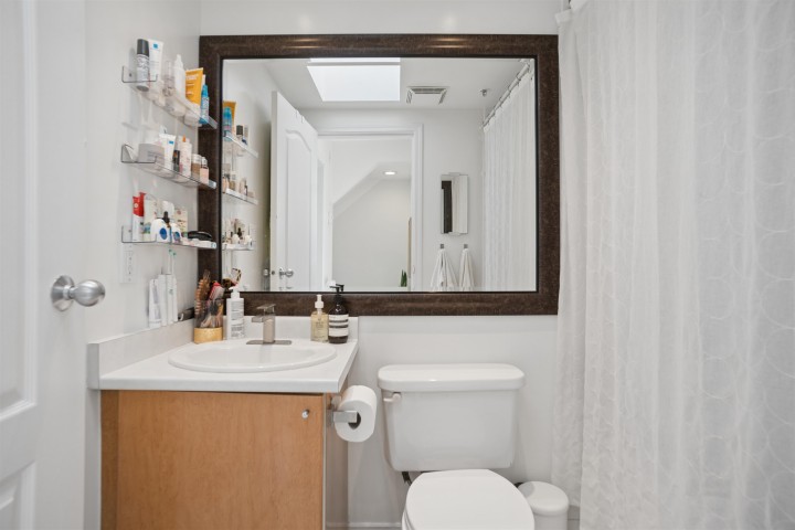 Photo 11 at 203 - 2190 W 5th Avenue, Kitsilano, Vancouver West