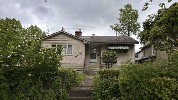 Photo 3 at 2306 Rupert Street, Renfrew VE, Vancouver East
