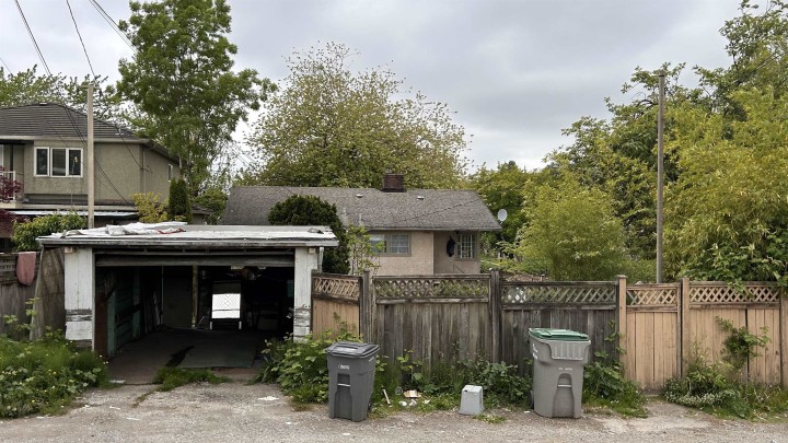 Photo 4 at 2306 Rupert Street, Renfrew VE, Vancouver East