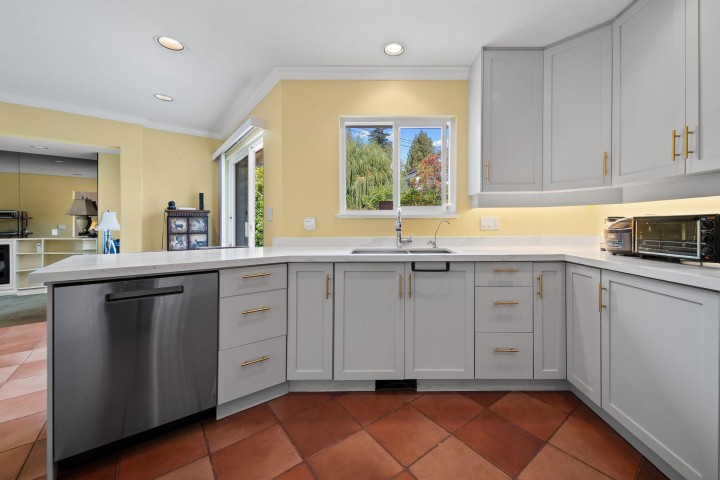 Photo 7 at 535 Stevens Drive, British Properties, West Vancouver