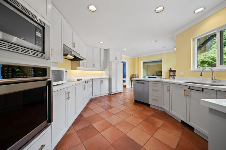 Photo 9 at 535 Stevens Drive, British Properties, West Vancouver