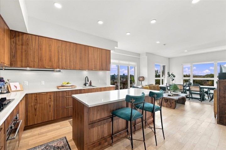 Photo 1 at 602 - 2550 Garden Drive, Grandview Woodland, Vancouver East