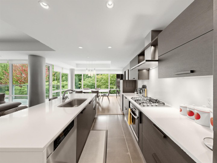 Photo 8 at 303 - 5838 Berton Avenue, University VW, Vancouver West