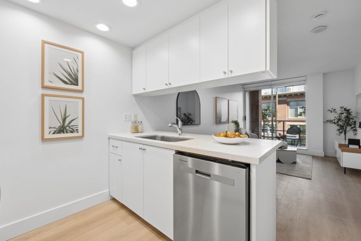 Photo 17 at 319 - 1133 Homer Street, Yaletown, Vancouver West