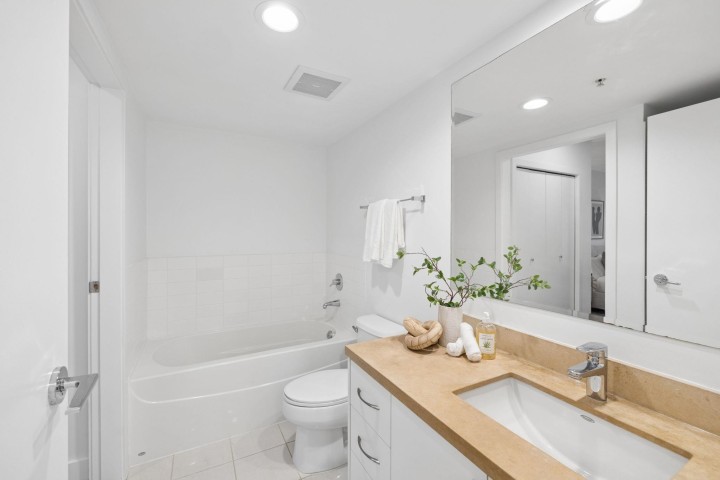 Photo 26 at 319 - 1133 Homer Street, Yaletown, Vancouver West