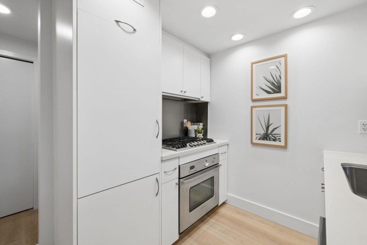 Photo 15 at 319 - 1133 Homer Street, Yaletown, Vancouver West