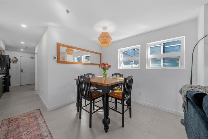 Photo 7 at 104 - 828 W 14th Avenue, Fairview VW, Vancouver West