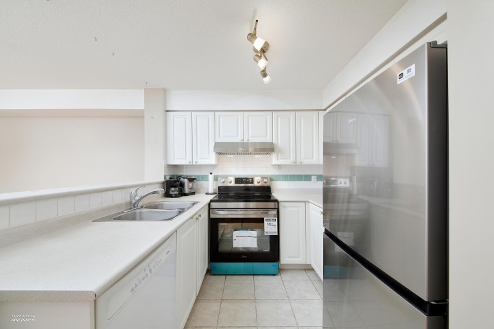Photo 5 at 301 - 8989 Hudson Street, Marpole, Vancouver West