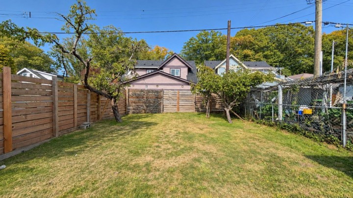 Photo 6 at 1025 E 22nd Avenue, Fraser VE, Vancouver East