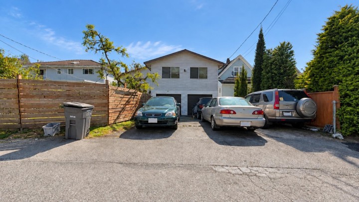 Photo 7 at 1025 E 22nd Avenue, Fraser VE, Vancouver East