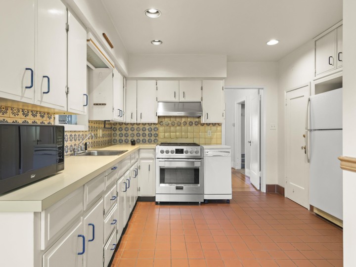 Photo 10 at 3989 W 19th Avenue, Dunbar, Vancouver West