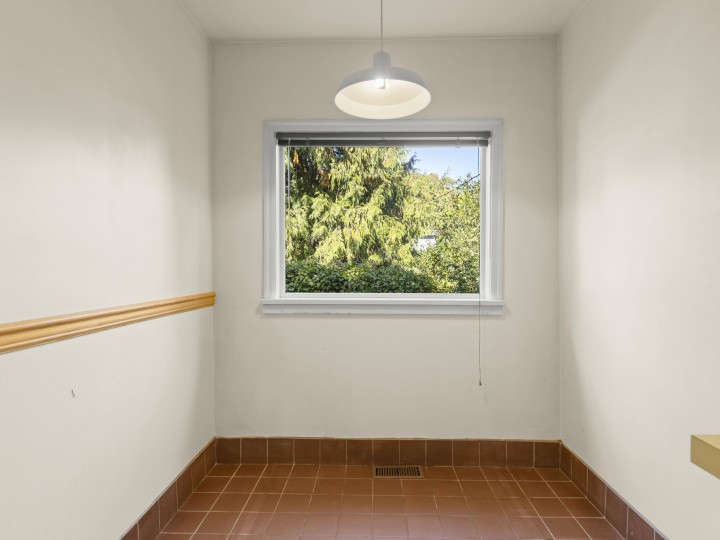 Photo 8 at 3989 W 19th Avenue, Dunbar, Vancouver West