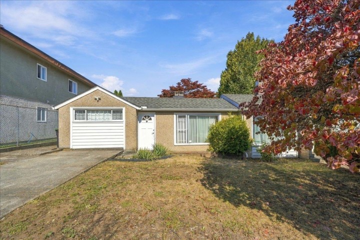 Photo 13 at 2219 E 25th Avenue, Victoria VE, Vancouver East