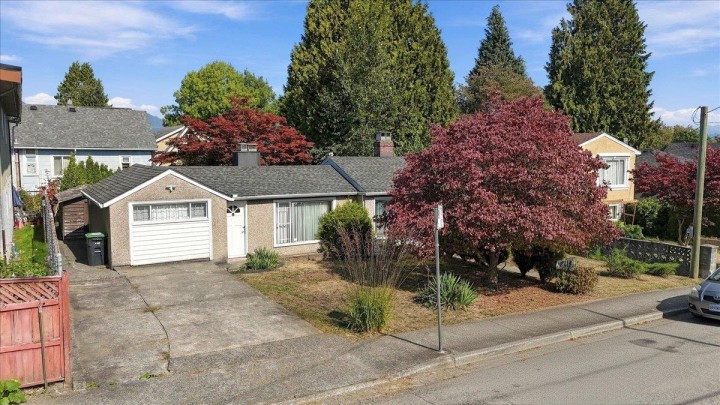 Photo 9 at 2219 E 25th Avenue, Victoria VE, Vancouver East