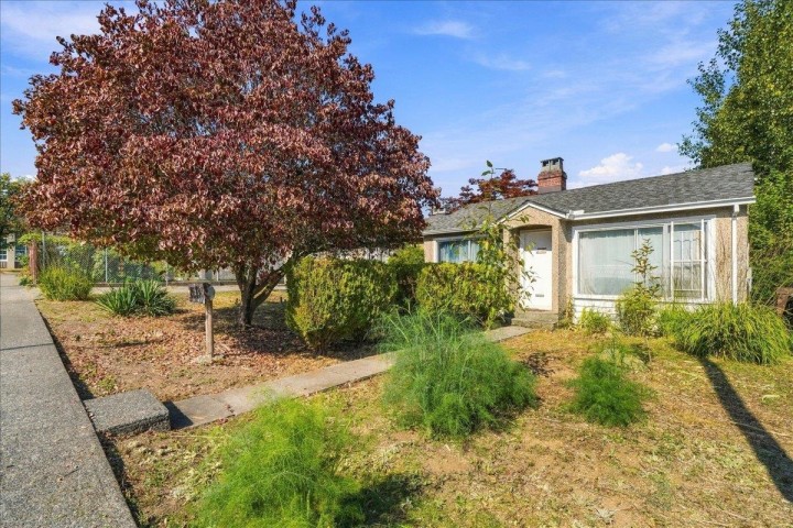 Photo 15 at 2219 E 25th Avenue, Victoria VE, Vancouver East