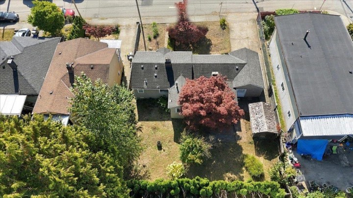 Photo 8 at 2219 E 25th Avenue, Victoria VE, Vancouver East