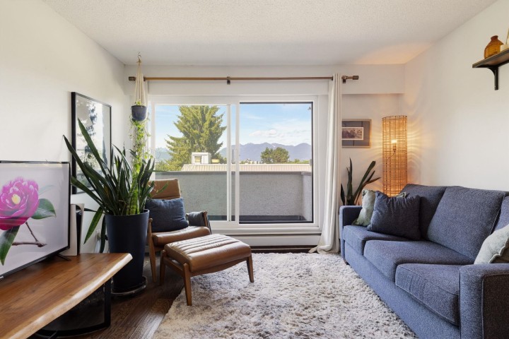 Photo 3 at 302 - 391 E 7th Avenue, Mount Pleasant VE, Vancouver East