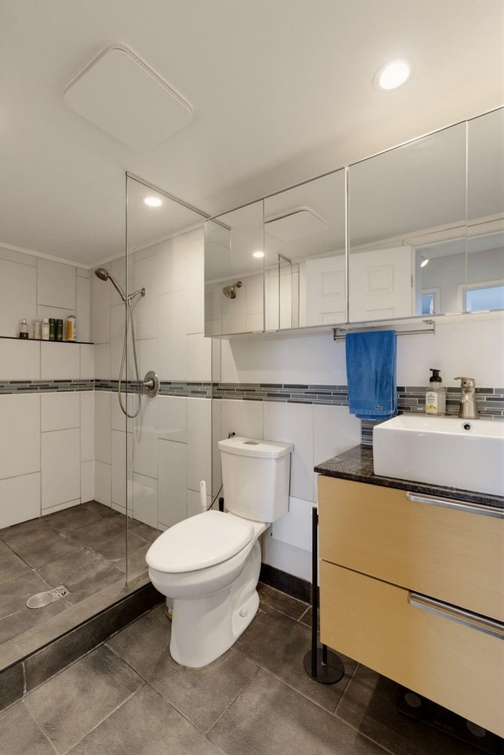 Photo 20 at 302 - 391 E 7th Avenue, Mount Pleasant VE, Vancouver East