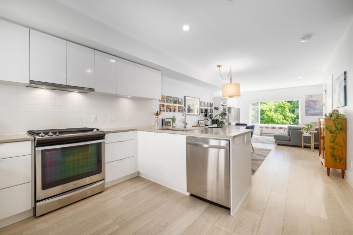 Photo 10 at 109 - 453 E 16th Avenue, Mount Pleasant VE, Vancouver East