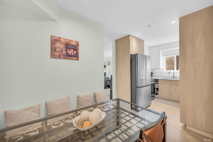 Photo 11 at 6925 Main Street, South Vancouver, Vancouver East