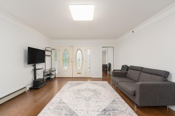 Photo 2 at 1038 E 51st Avenue, South Vancouver, Vancouver East