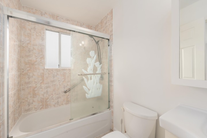 Photo 18 at 1038 E 51st Avenue, South Vancouver, Vancouver East